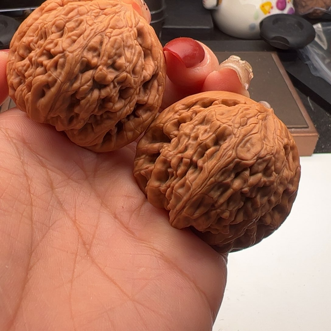 文玩核桃吊坠滢虎头王