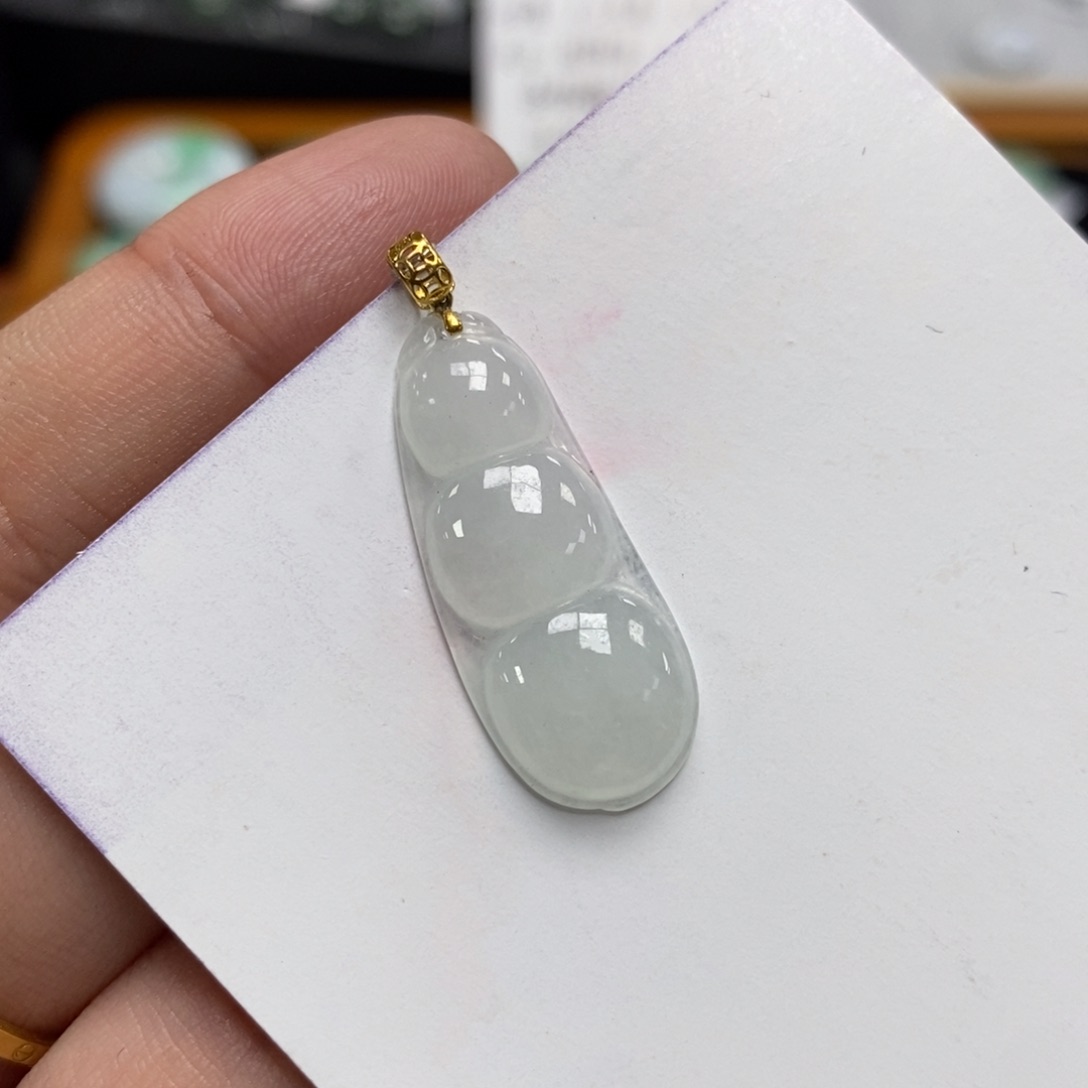 翡翠颈饰18K金镶嵌福豆