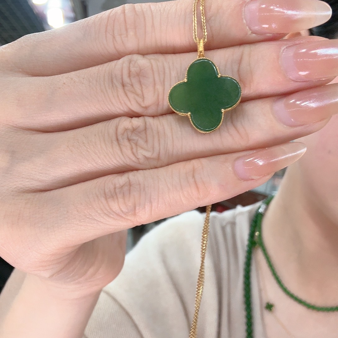 和田玉吊坠(不含链)18K金镶嵌