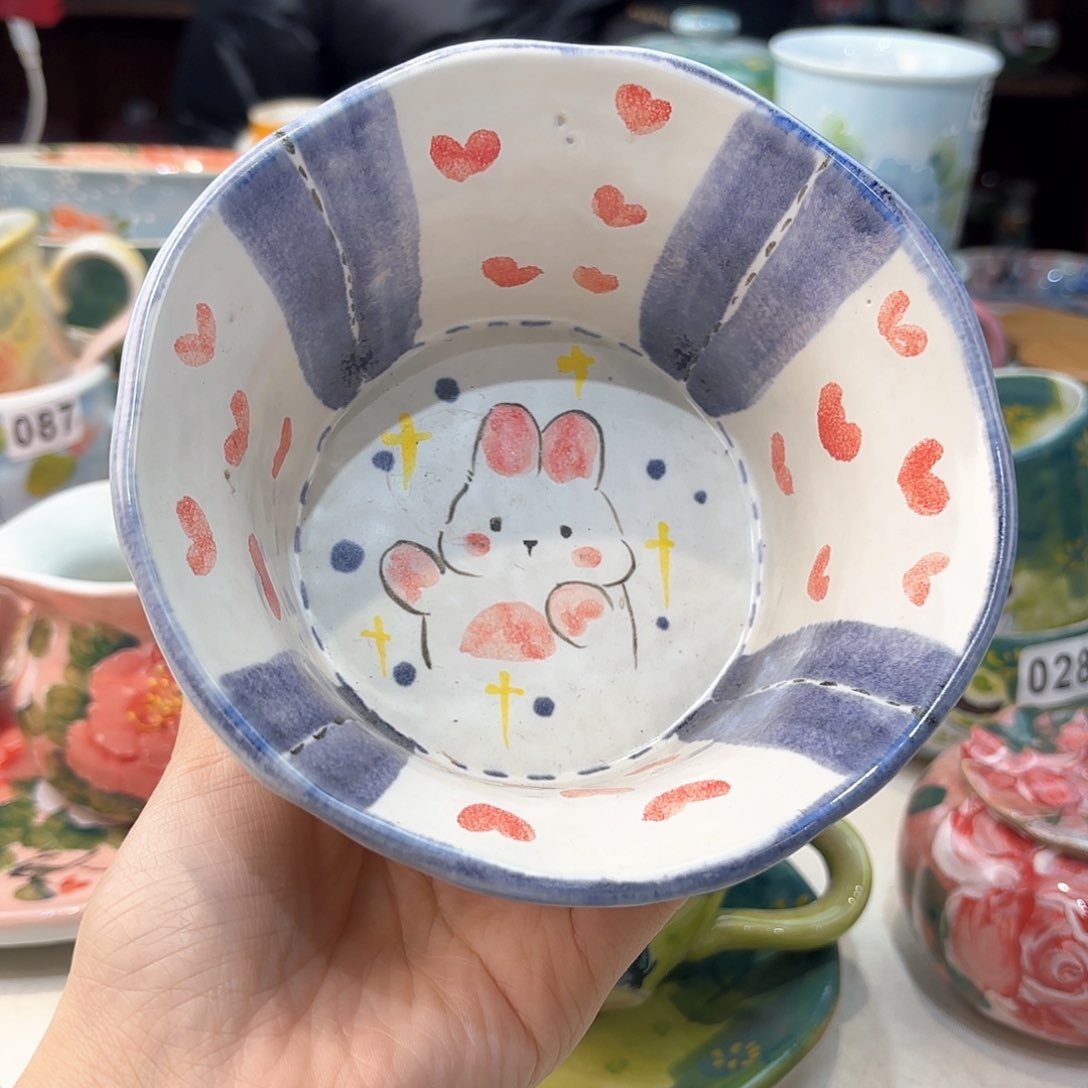 瓷片兔兔好可爱呀打