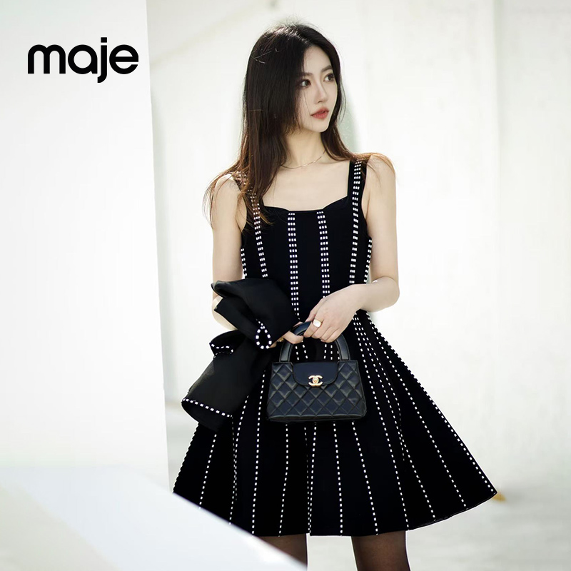 暖系穿搭|博主同款Maje2025秋冬新款吊带针织连衣裙MFPRO03986