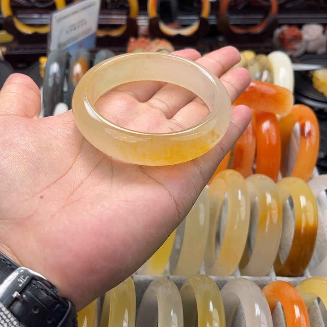 石英质玉（黄龙玉）手镯未镶嵌妮****）