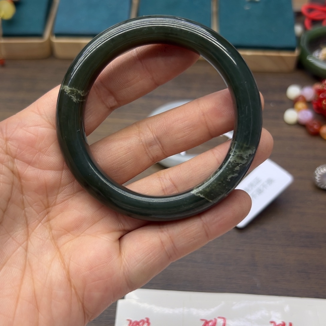 和田玉未镶嵌手镯55.3圈围1977