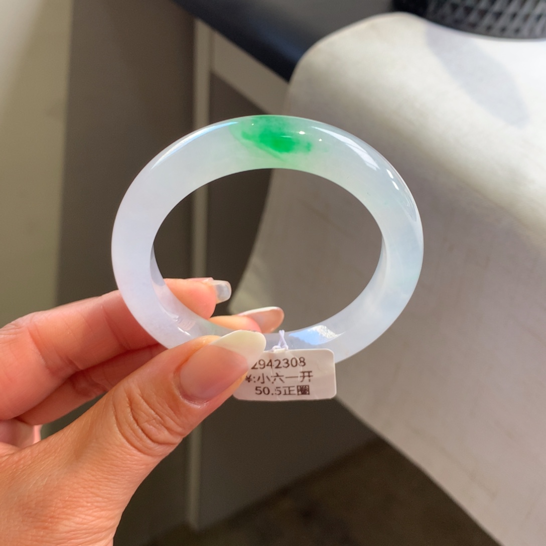 翡翠手镯未镶嵌正冰白月光飘绿丝50.5泥鳅背正圈（具体询价）