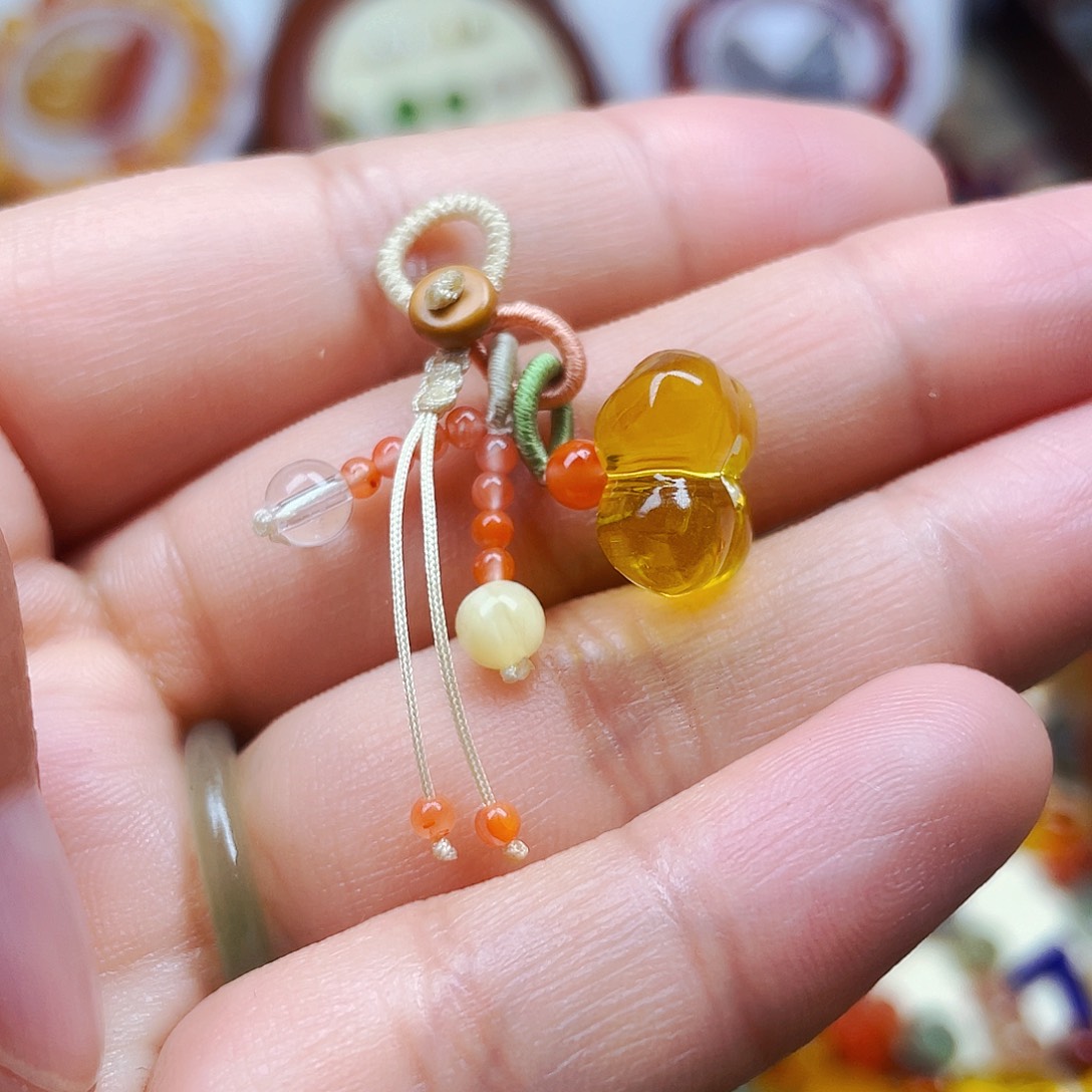 琥珀裸石未镶嵌订制