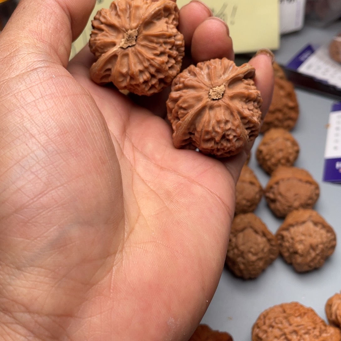 文玩核桃吊坠A*钙核桃