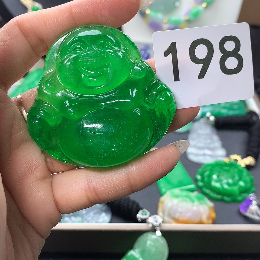 翡翠颈饰未镶嵌翡翠