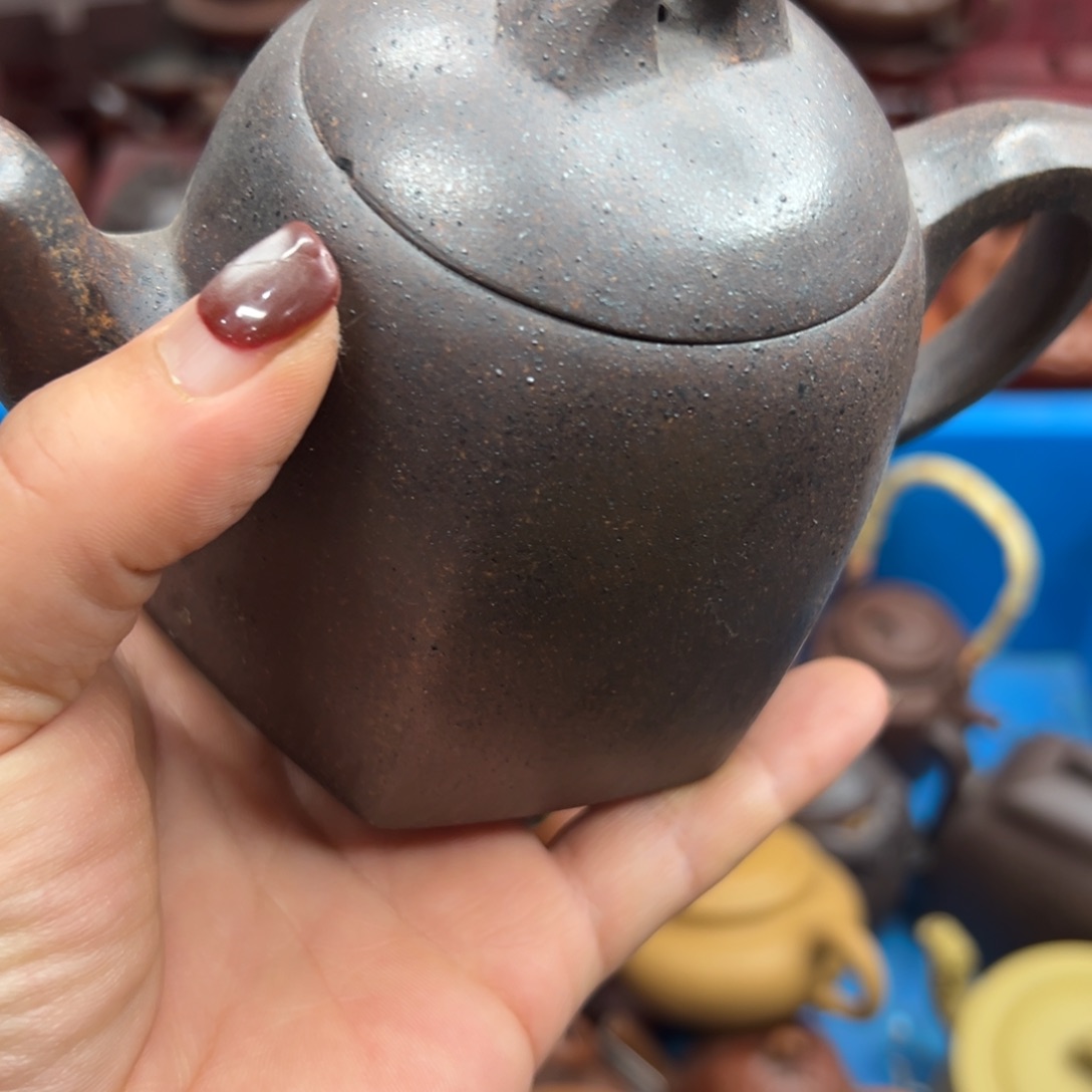 紫砂茶壶瑕疵………………………………