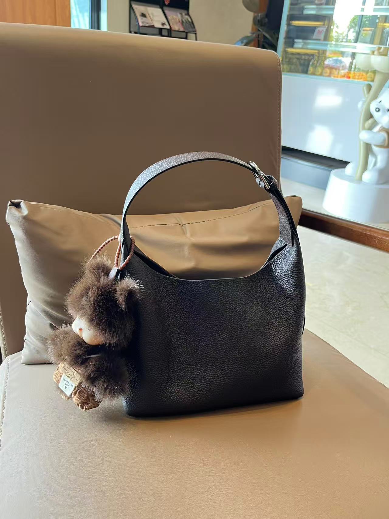 头层牛皮托特包2025新款秋冬复古真皮休闲通勤单肩斜跨百搭款