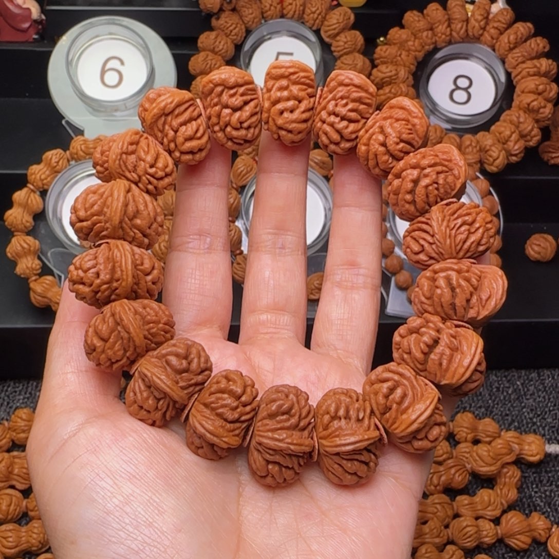 山***梦桃核吊坠秦岭刺龙