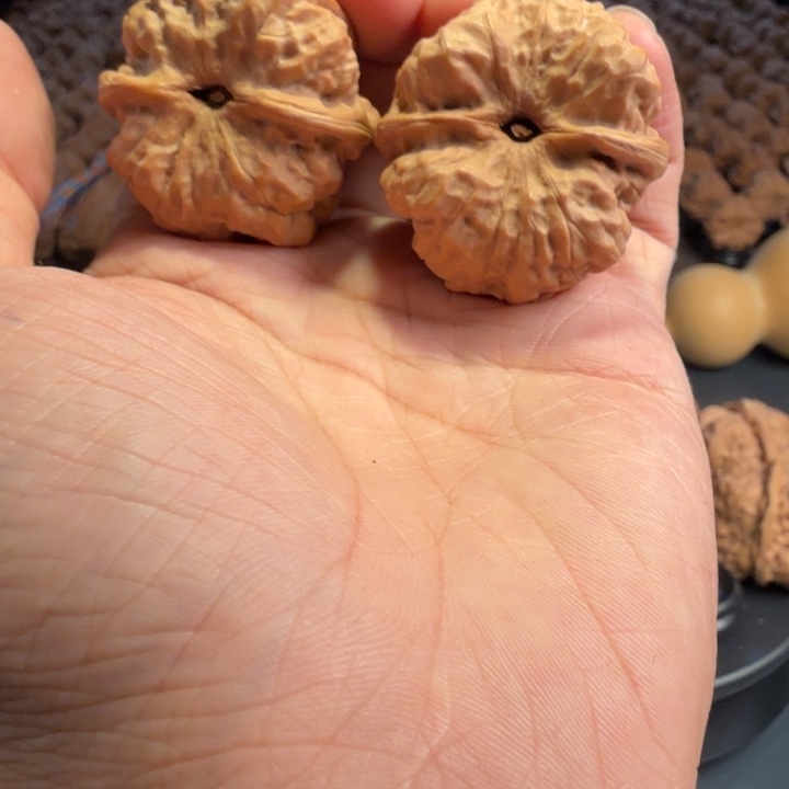 把件文玩核桃蛤蟆的眼睛是真的好看啊我