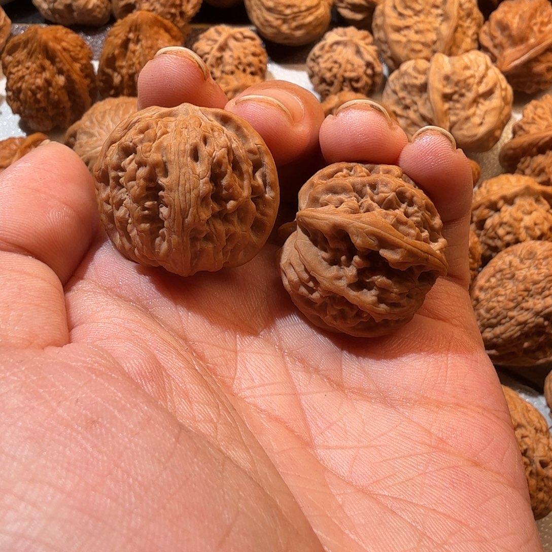 不***啥文玩核桃吊坠苹果园30