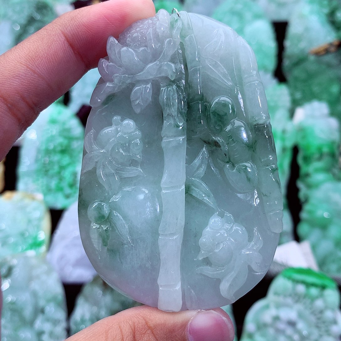 吊坠(不含链)未镶嵌翡翠