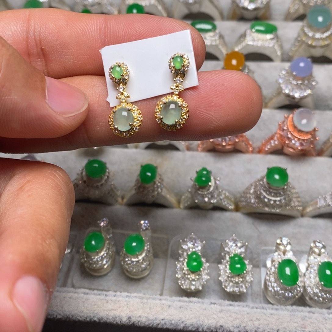 翡翠耳饰未镶嵌耳环