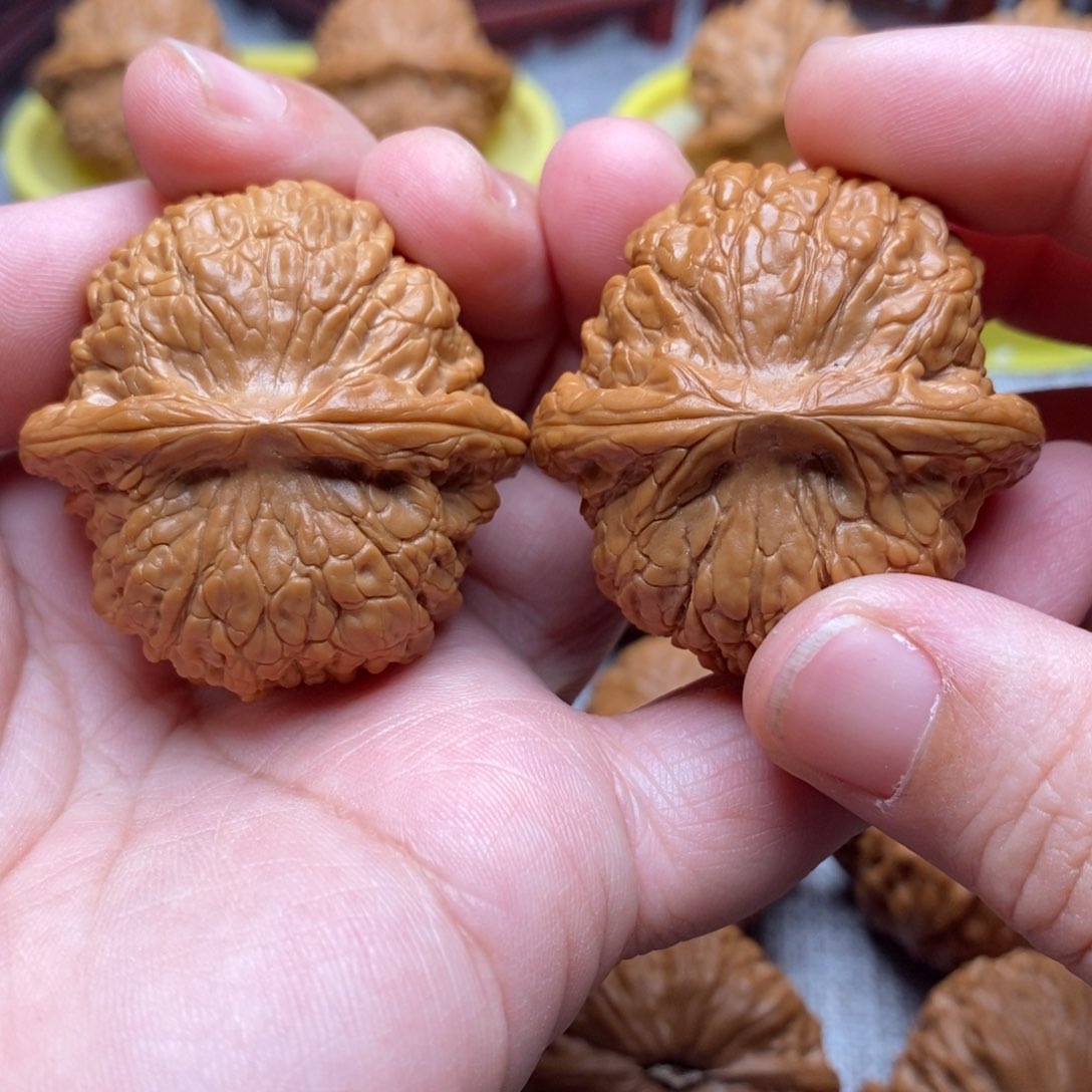 文玩核桃把件万*青41全血麒麟