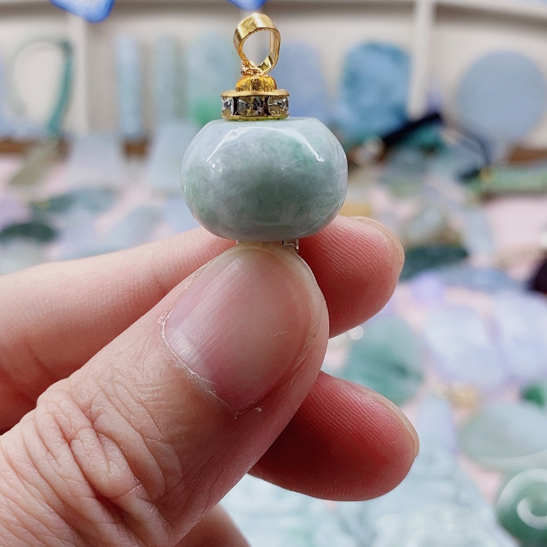 颈饰未镶嵌翡翠天然