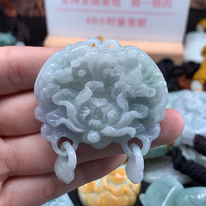 翡翠未镶嵌颈饰天然保真a货