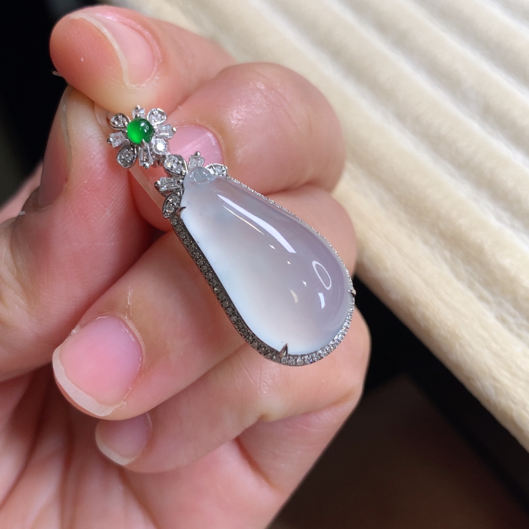 颈饰未镶嵌翡翠瓜