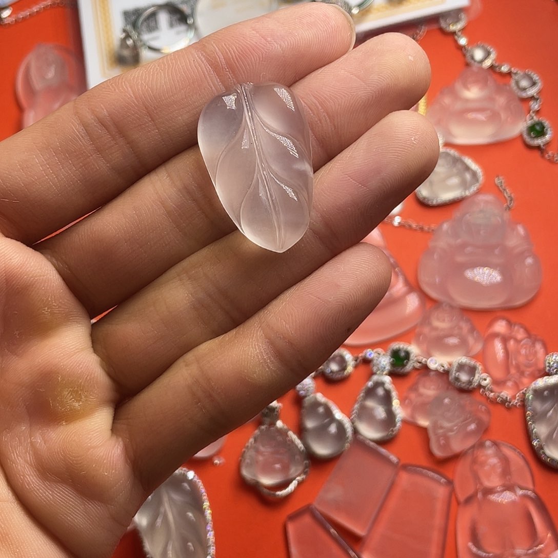 石英质玉颈饰未镶嵌