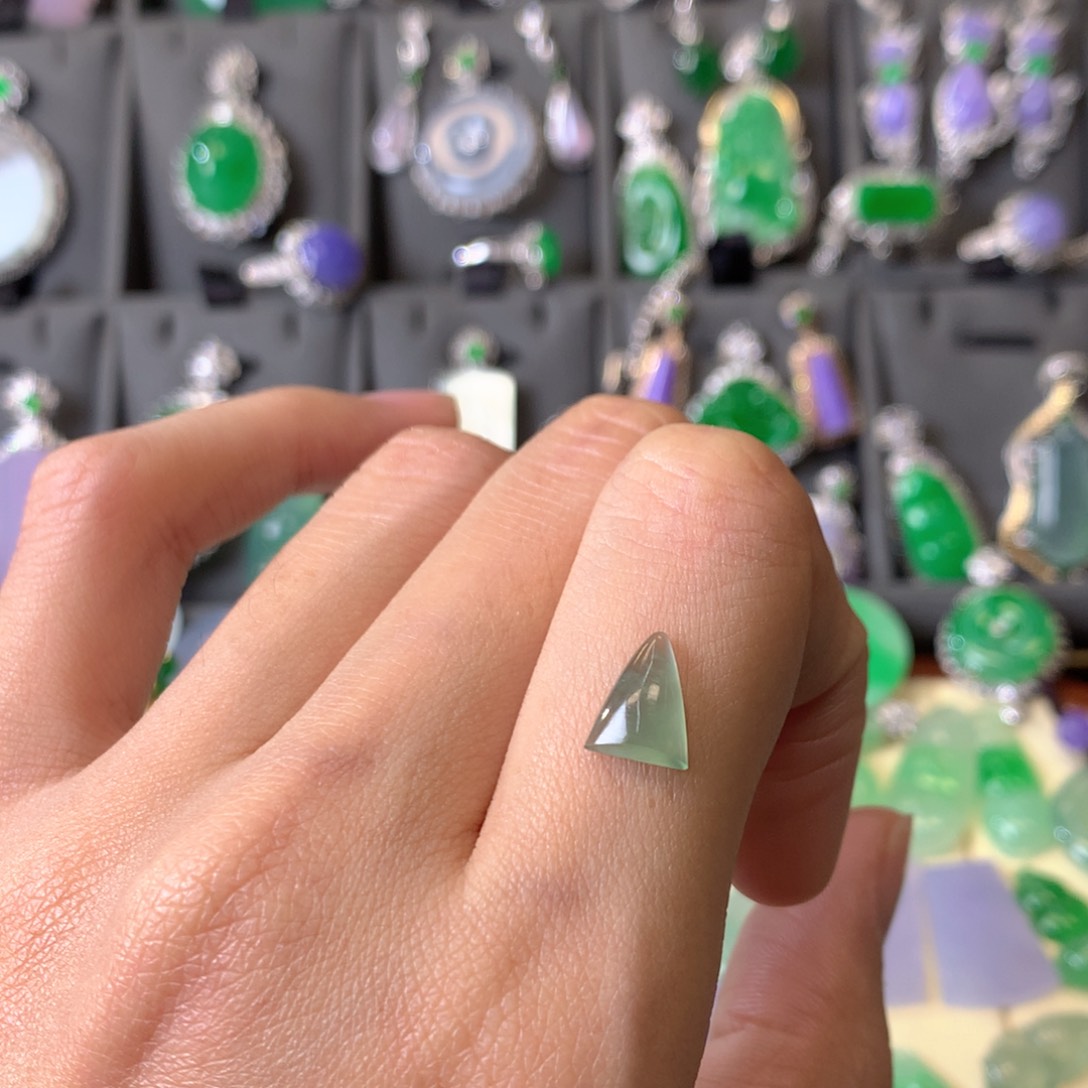 翡翠颈饰未镶嵌裸石