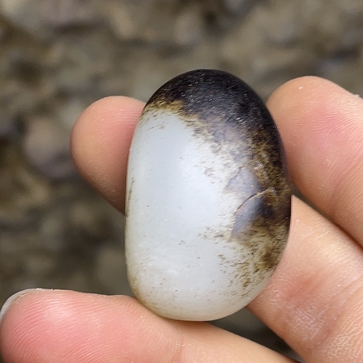 和田玉未镶嵌吊坠(赠链)