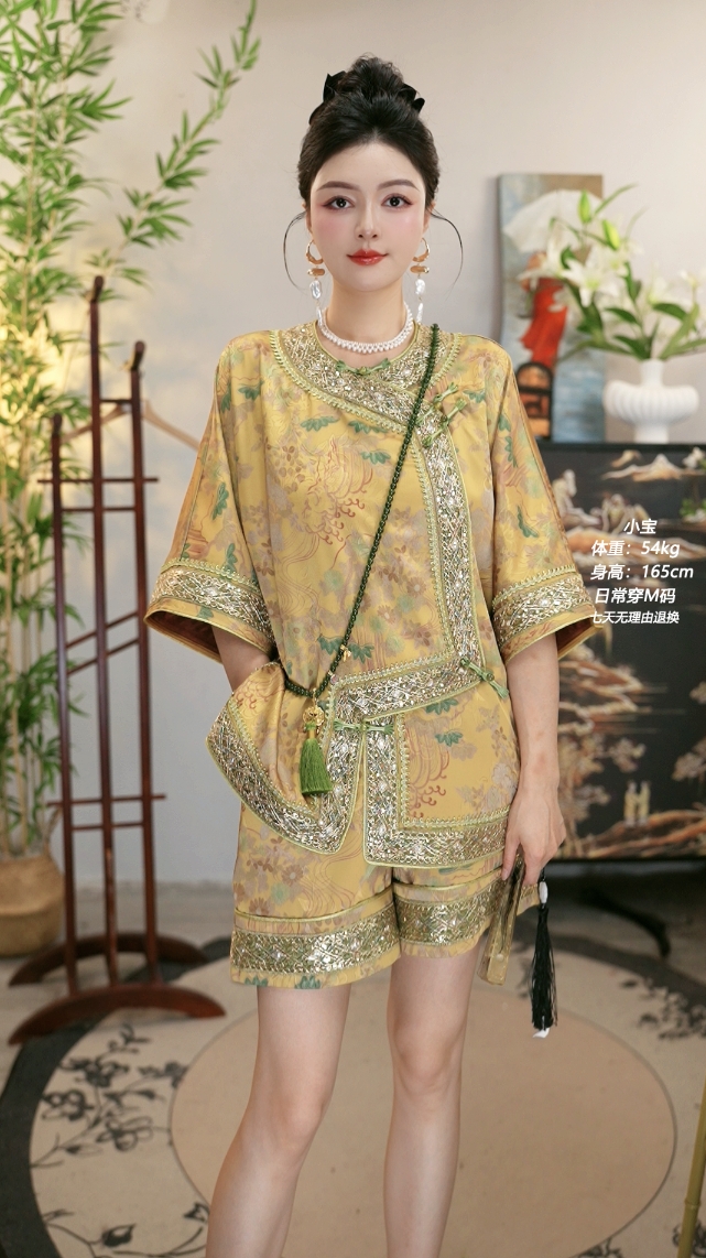 花想容2025新款大码显瘦时尚秋香上衣和长短裤(6757+6727）