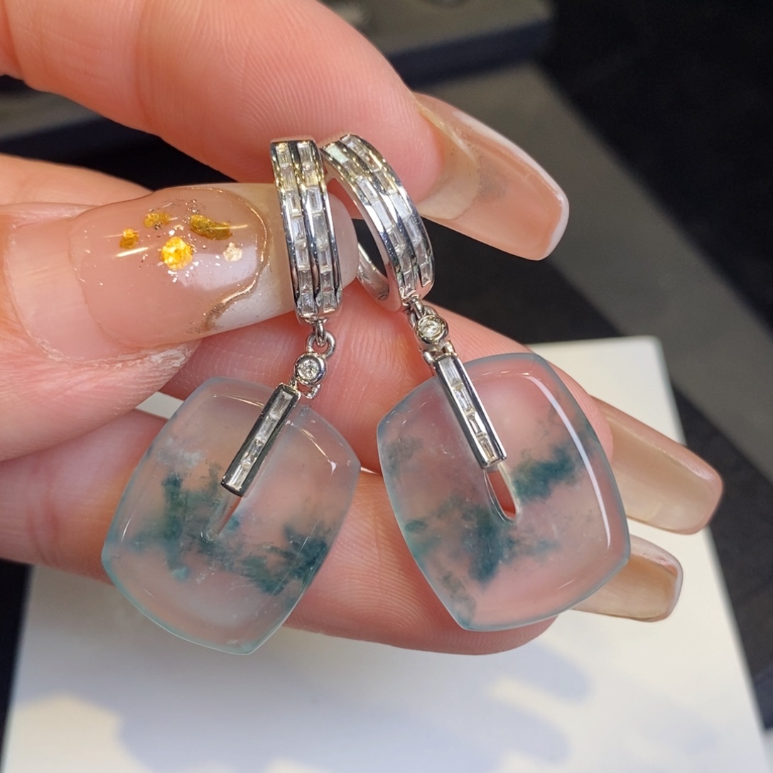 翡翠耳饰18K金镶嵌高冰飘蓝花福贝