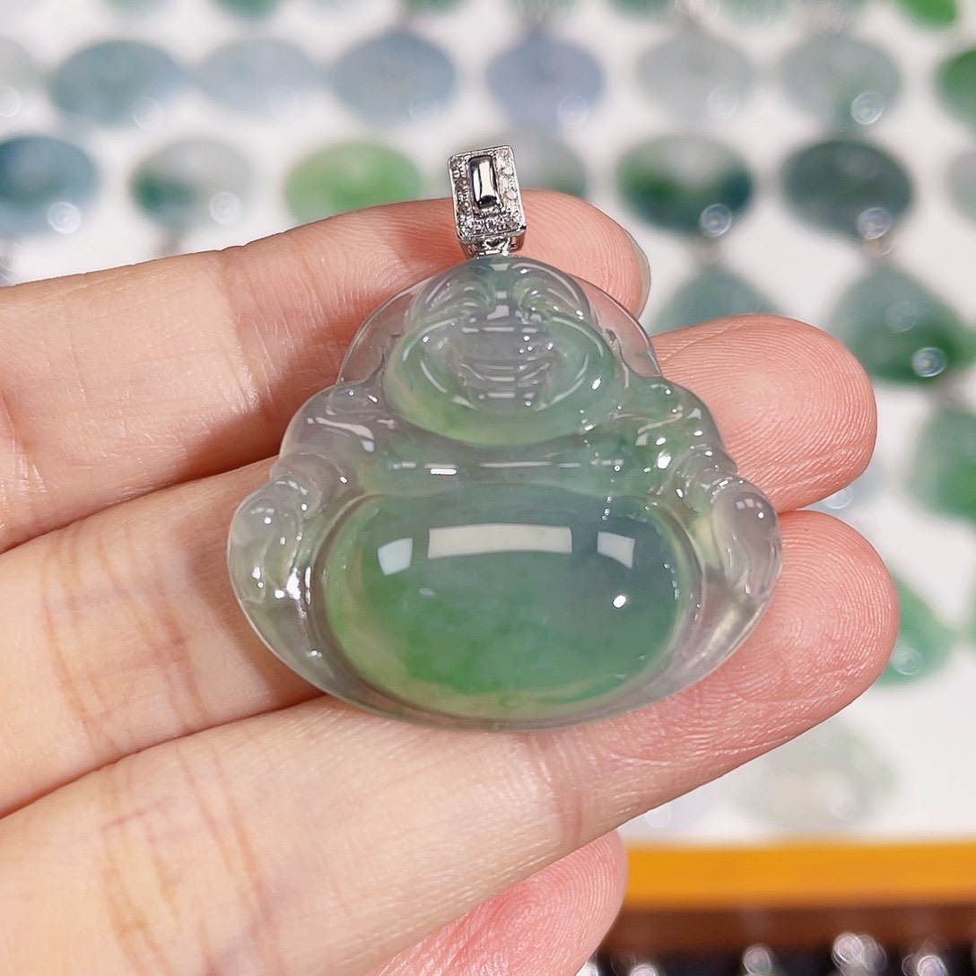 颈饰18K金镶嵌翡翠吊坠