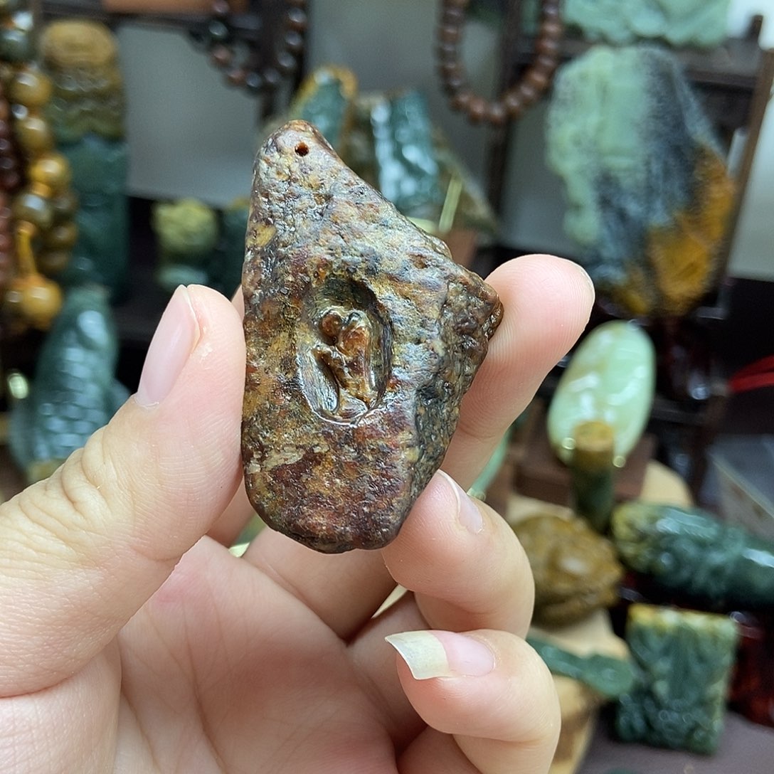 岫岩河磨玉（透闪石质玉）未镶嵌挂件珠**玛