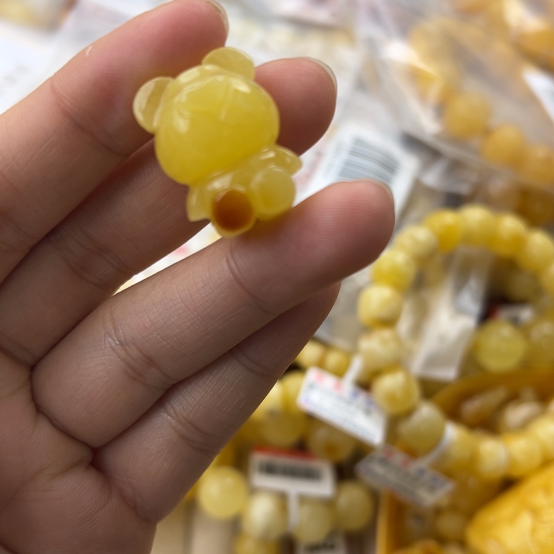 琥珀珠宝奇石未镶嵌