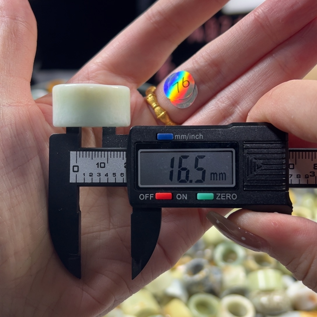 蛇纹石玉未镶嵌戒指