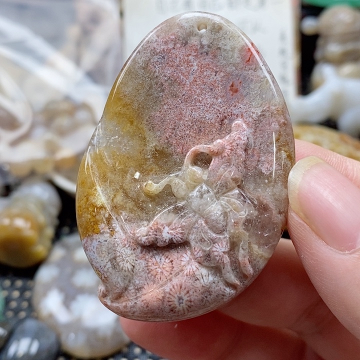 硅化珊瑚（珊瑚玉）颈饰未镶嵌
