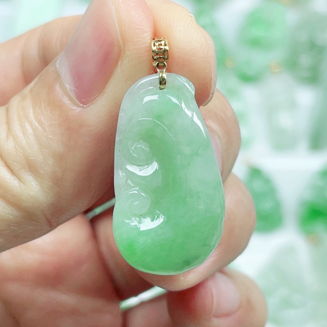 翡翠吊坠(不含链)18K金镶嵌