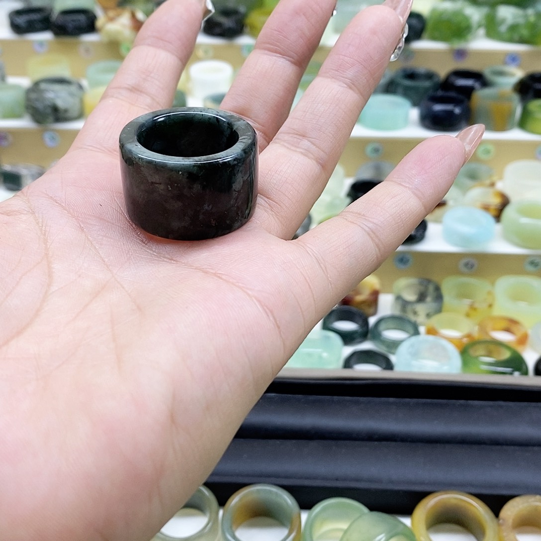 岫玉玉石戒指微瑕不退不换未镶嵌刘*鹏