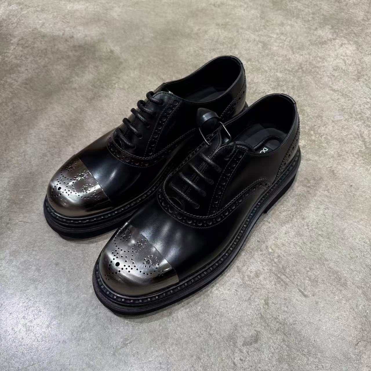 【CC在欧洲】D....G 1号折扣店  黑银拼接皮鞋