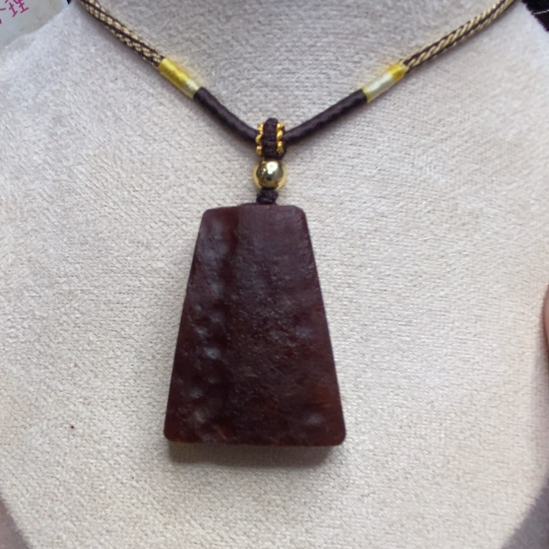 琥珀颈饰未镶嵌唐