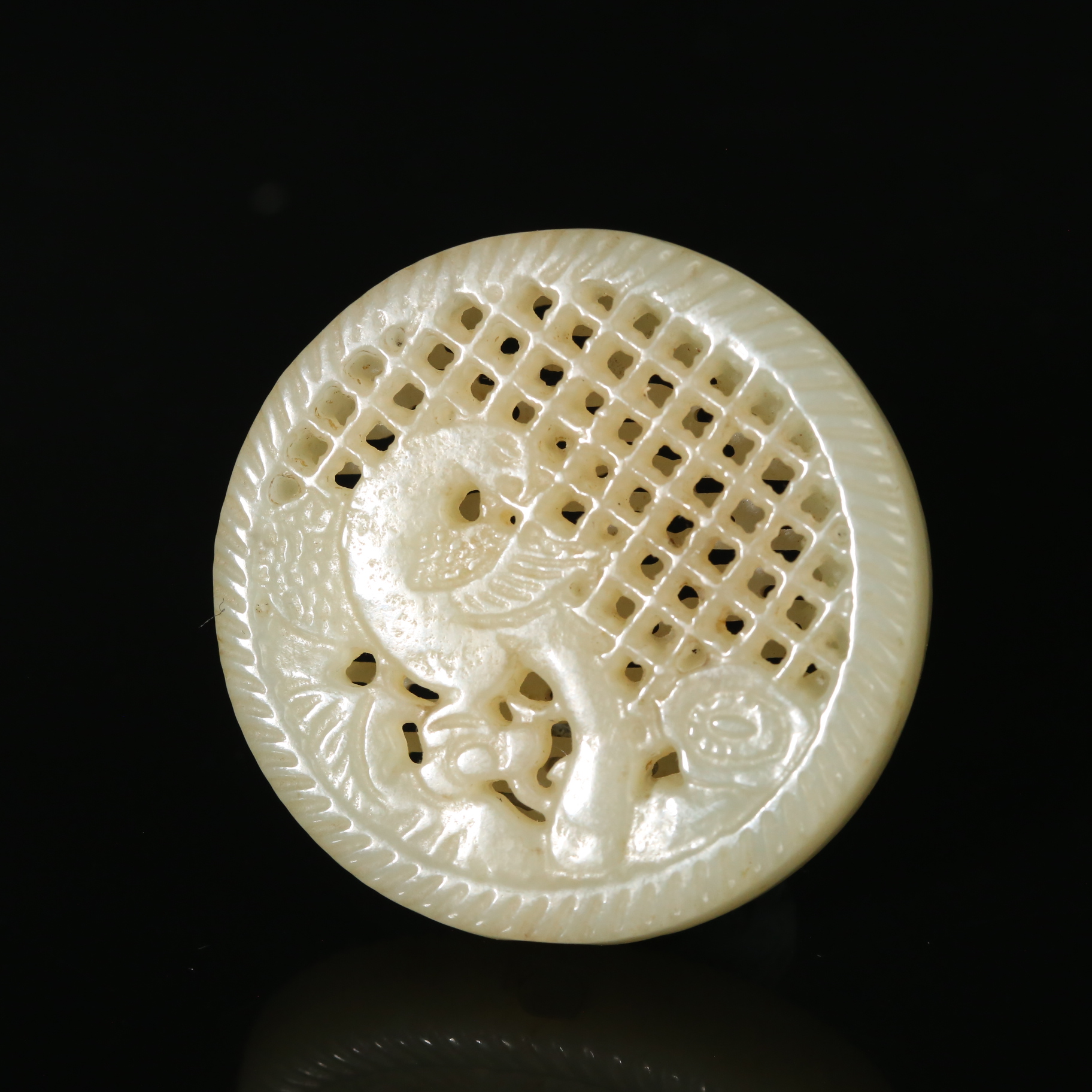 二十世纪和田玉镂空香囊ACZL2512171066