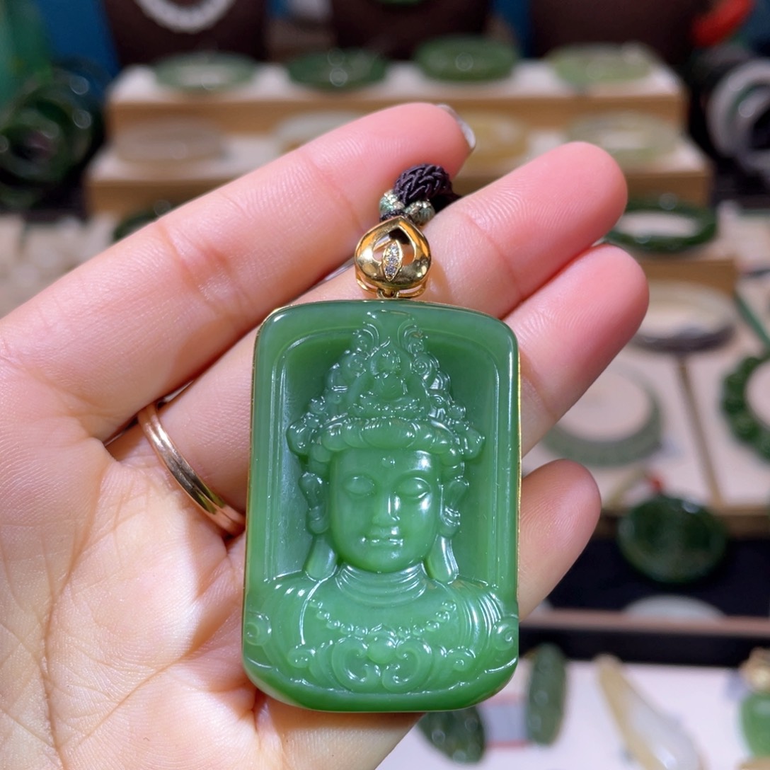 和田玉高品18Ｋ粉绿度母18K金镶嵌