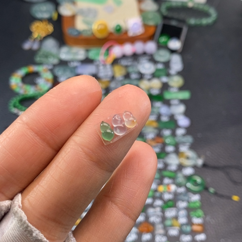 【闪购商品】翡翠挂件未镶嵌葫芦