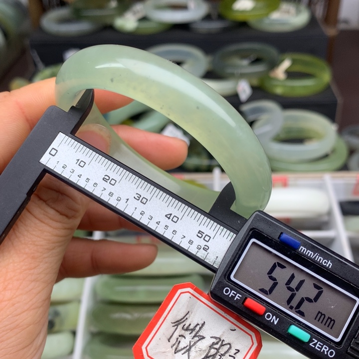 蛇纹石玉未镶嵌手镯789