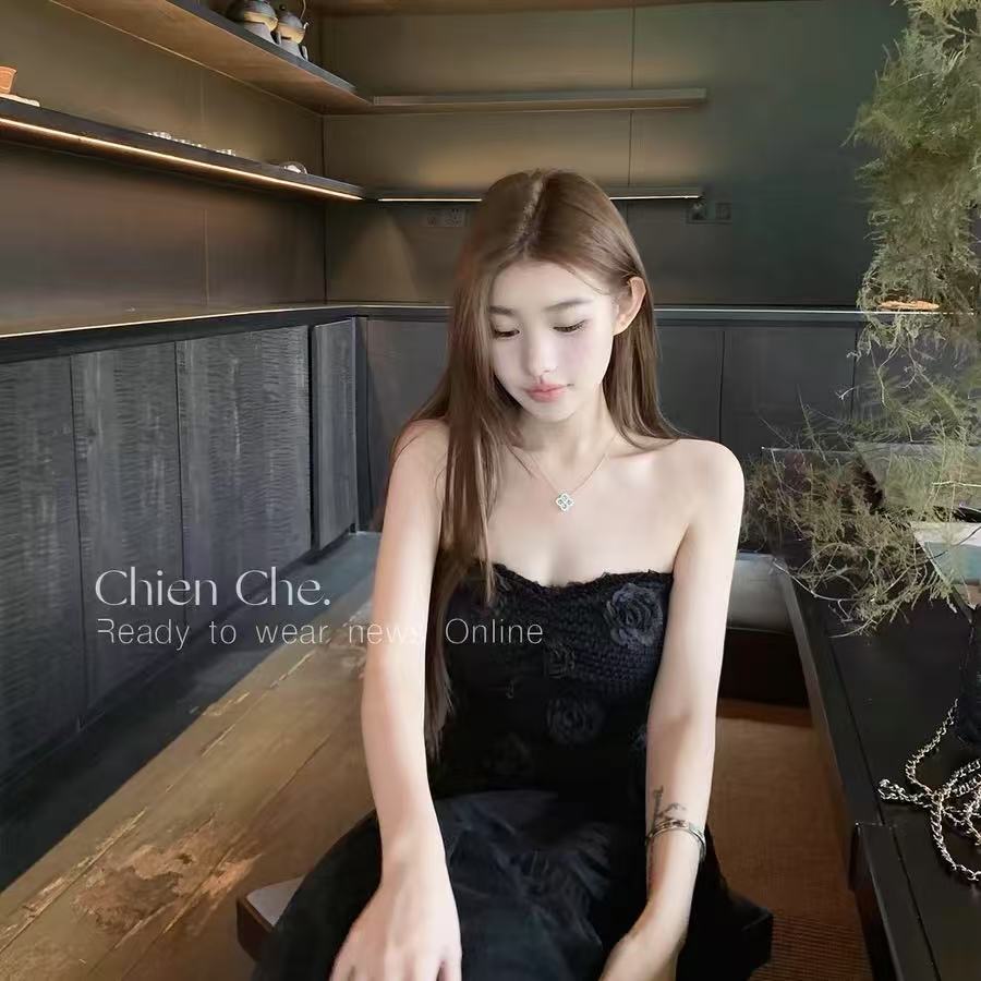 [Z] 421/731883 /115山茶花抹胸夏设计感小众修身纯欲风上衣