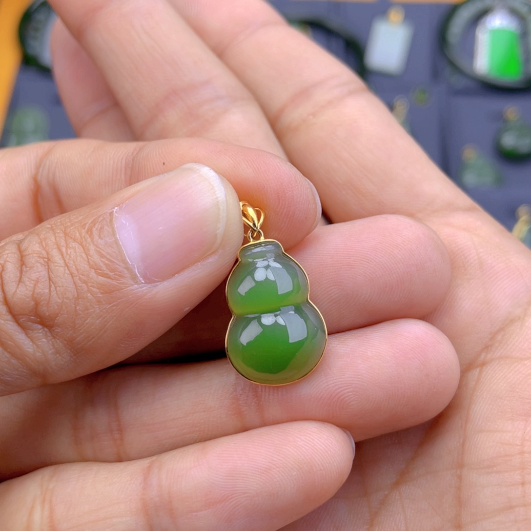 和田玉（碧玉）吊坠(不含链)18K金镶嵌葫芦吊坠