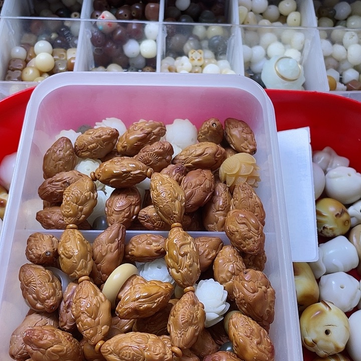 白玉菩提吊坠精品橄榄核雕刻件八颗