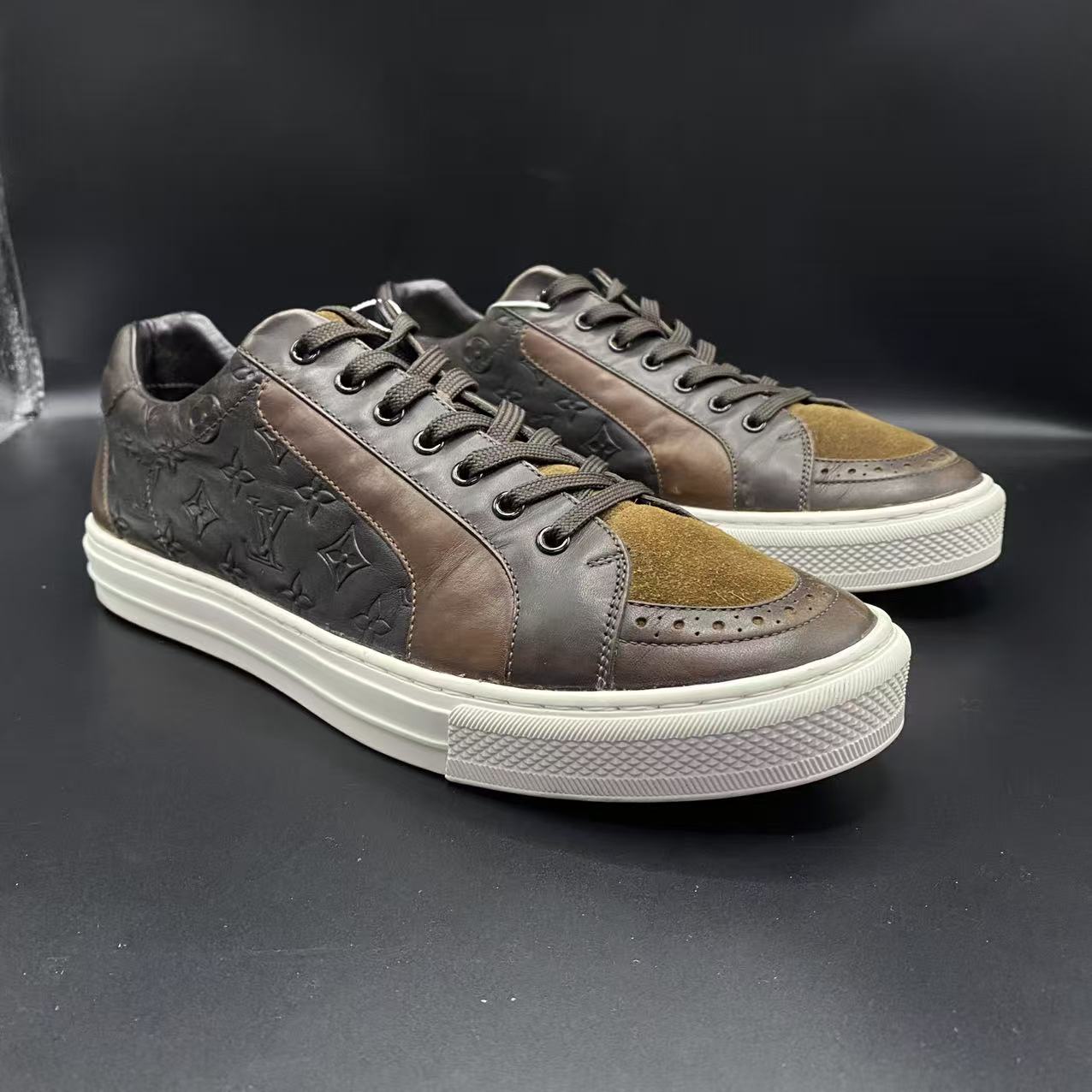 95新 LouisVuitton/路易威登 【JM特惠】41.5欧码 褐色休闲板鞋jm23