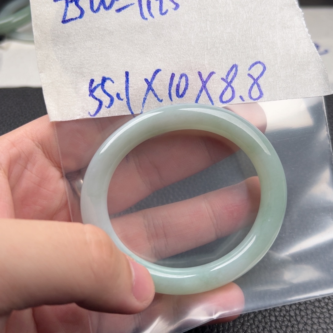 定制翡翠贵妃55圈口，正圈53未镶嵌