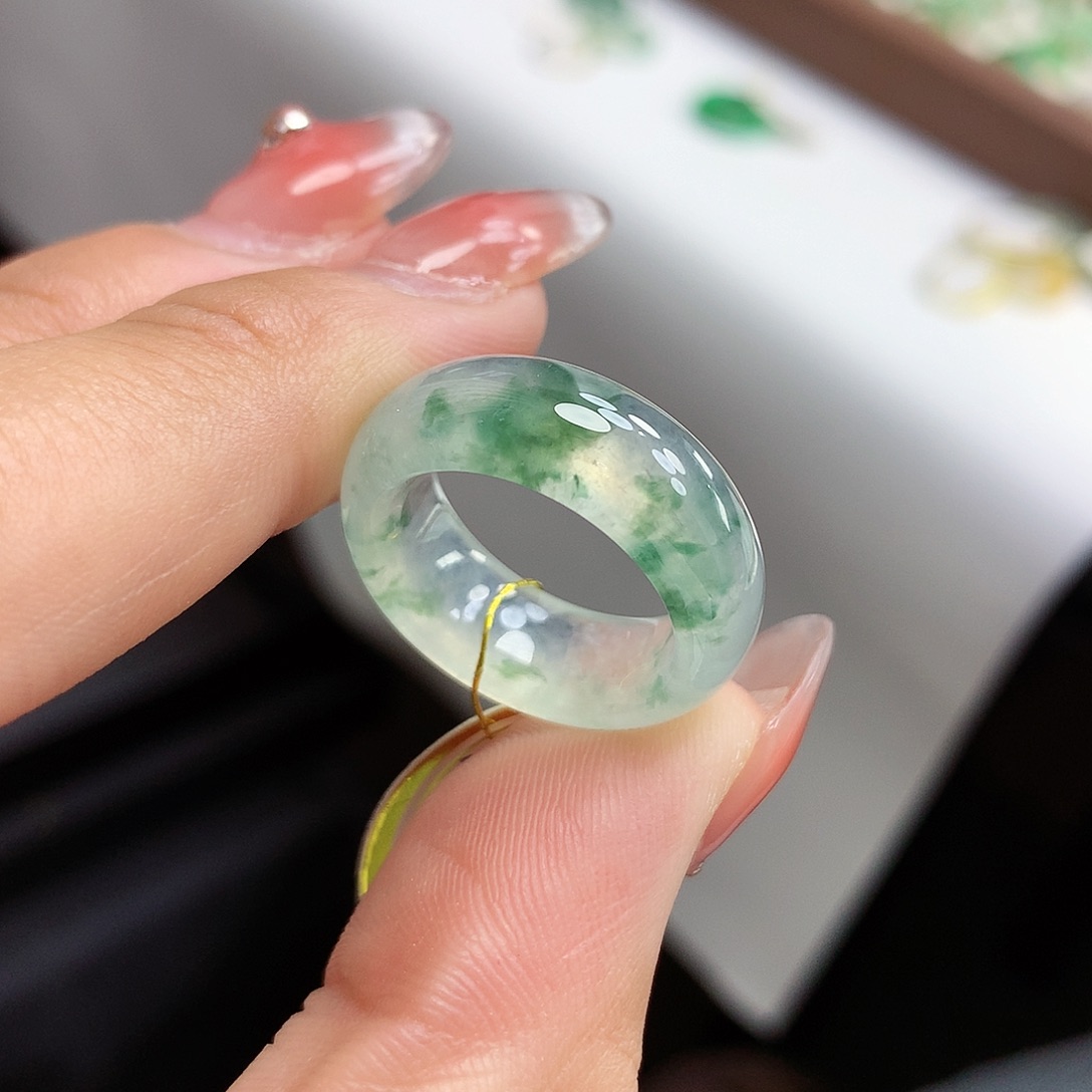 翡翠戒指未镶嵌12.13号