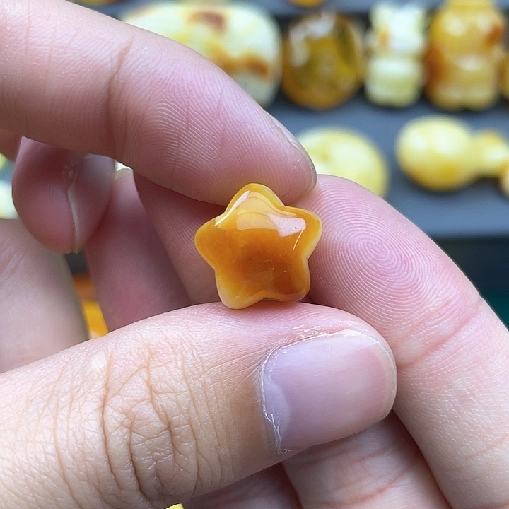 琥珀裸石未镶嵌蜜蜡