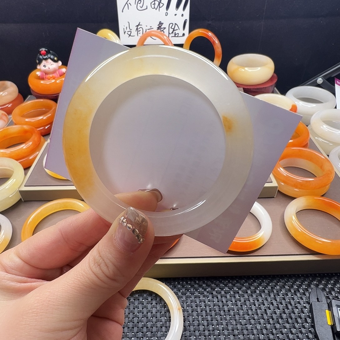 幸***鱼石英质玉（黄龙玉）未镶嵌手镯