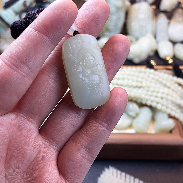 和田玉颈饰未镶嵌