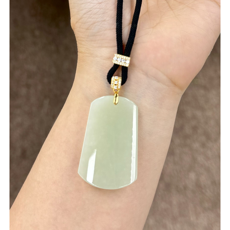 和田玉俄芭莎高白无事牌吊坠（多样性发其一）